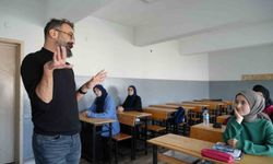 Serebral Palsili Öğretmen 22 Yıldır Işık Saçıyor