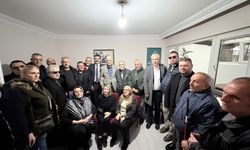 CHP İLÇE BAŞKAN VE BELEDİYE MECLİS ÜYESİ ALTI NOKTA KÖRLER DERNEĞİNE ZİYARET ETTİLER