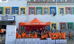 Turuncu Çadır Bu Kez Okul Bahçesinde: LÖSEV’den Dayanışma Etkinliği