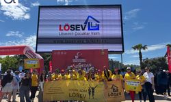LÖSEV GÖNÜLLÜLERİ VE LÖSEVLİ AİLELER, LÖSEMİLİ ÇOCUKLAR İÇİN KOŞTU