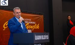 Gençlerden Türkü Şöleni