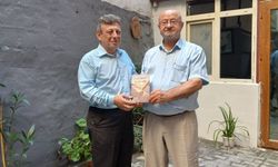 Hasan Akbaş’tan Engelsiz Medya’ya Kitap Hediyesi