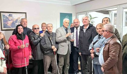 Atakum Belediyesi’nden Anlamlı Beyaz Baston Desteği