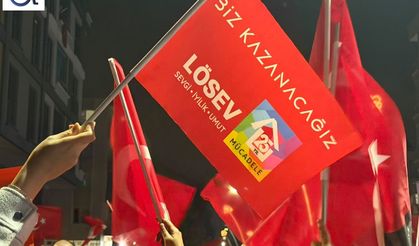 LÖSEV SAMSUN’DAN CUMHURİYET COŞKUSU: 29 METRELİK TÜRK BAYRAĞIYLA ANLAMLI KUTLAMA
