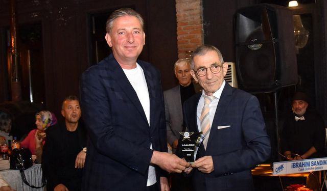 Engelsiz Kültür ve Sanat Evi Başkanı Üçüncü’ye Prestijli Onur Ödülü