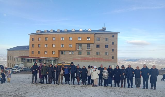 Görme Engelliler Lâdik Akdağ’da Karla Buluştu