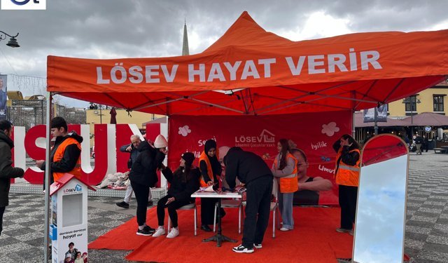 LÖSEV, 8 Mart’ta Kadınların Sağlık Mücadelesine Dikkat Çekti