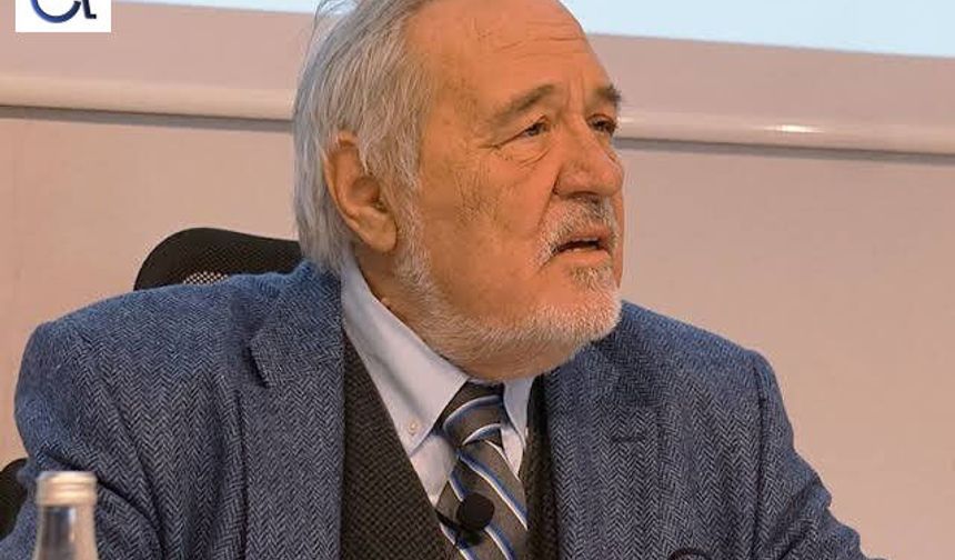 Ünlü Tarihçi Vefat Etti