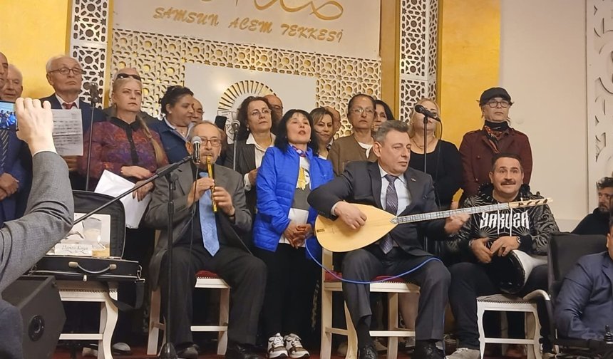 Yazarlar ve Koro Aynı Programda Buluştu